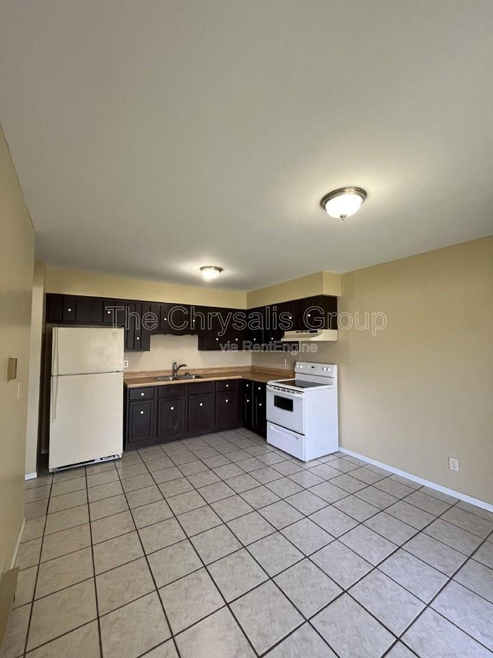 424 Heritage Ln - Photo 6 of 12