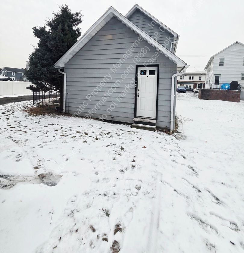 323 Hughes St #4 - Photo 2 of 8