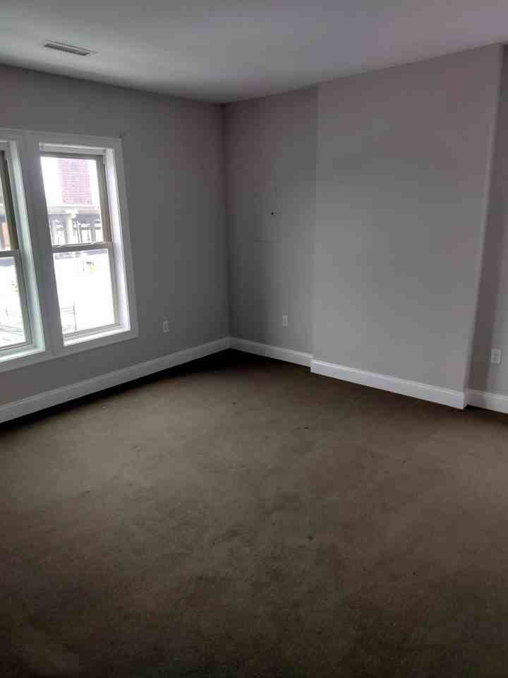 1012 Hawthorn St #3 - Photo 2 of 8