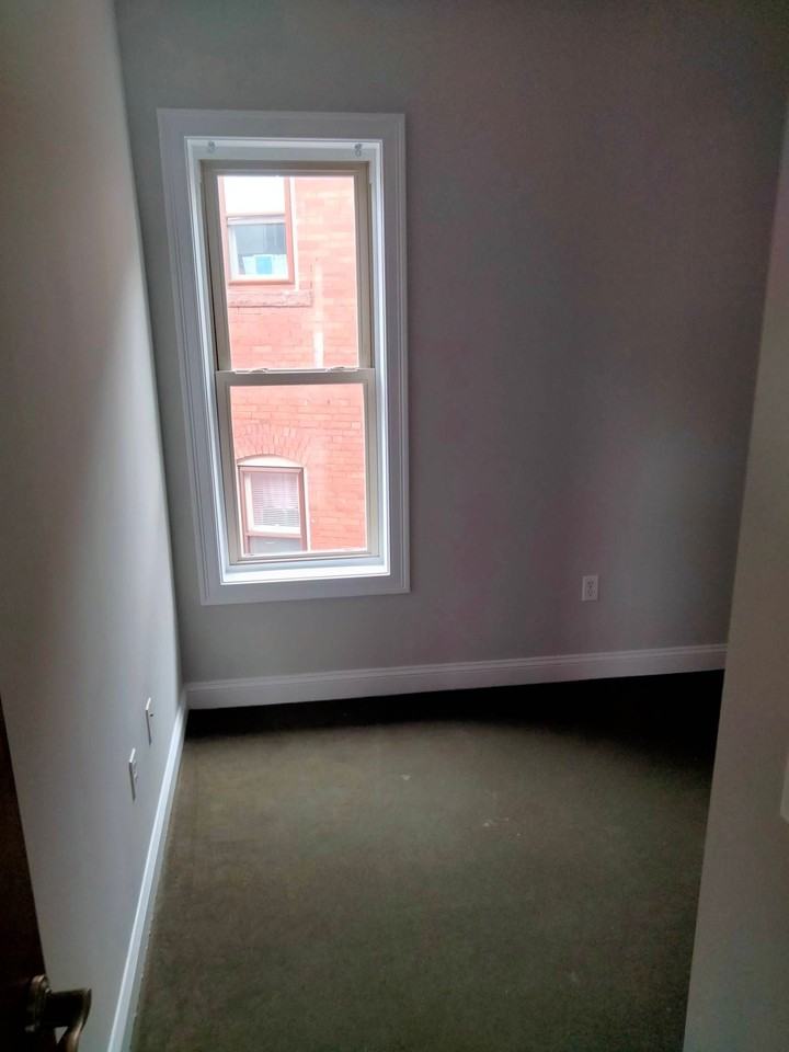 1012 Hawthorn St #3 - Photo 5 of 8