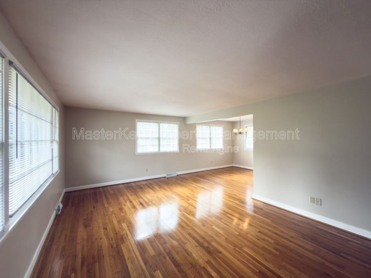 5317 Coronado Dr - Photo 4 of 24