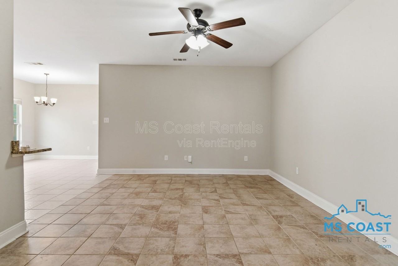 11437 Caroline Ct - Photo 3 of 23