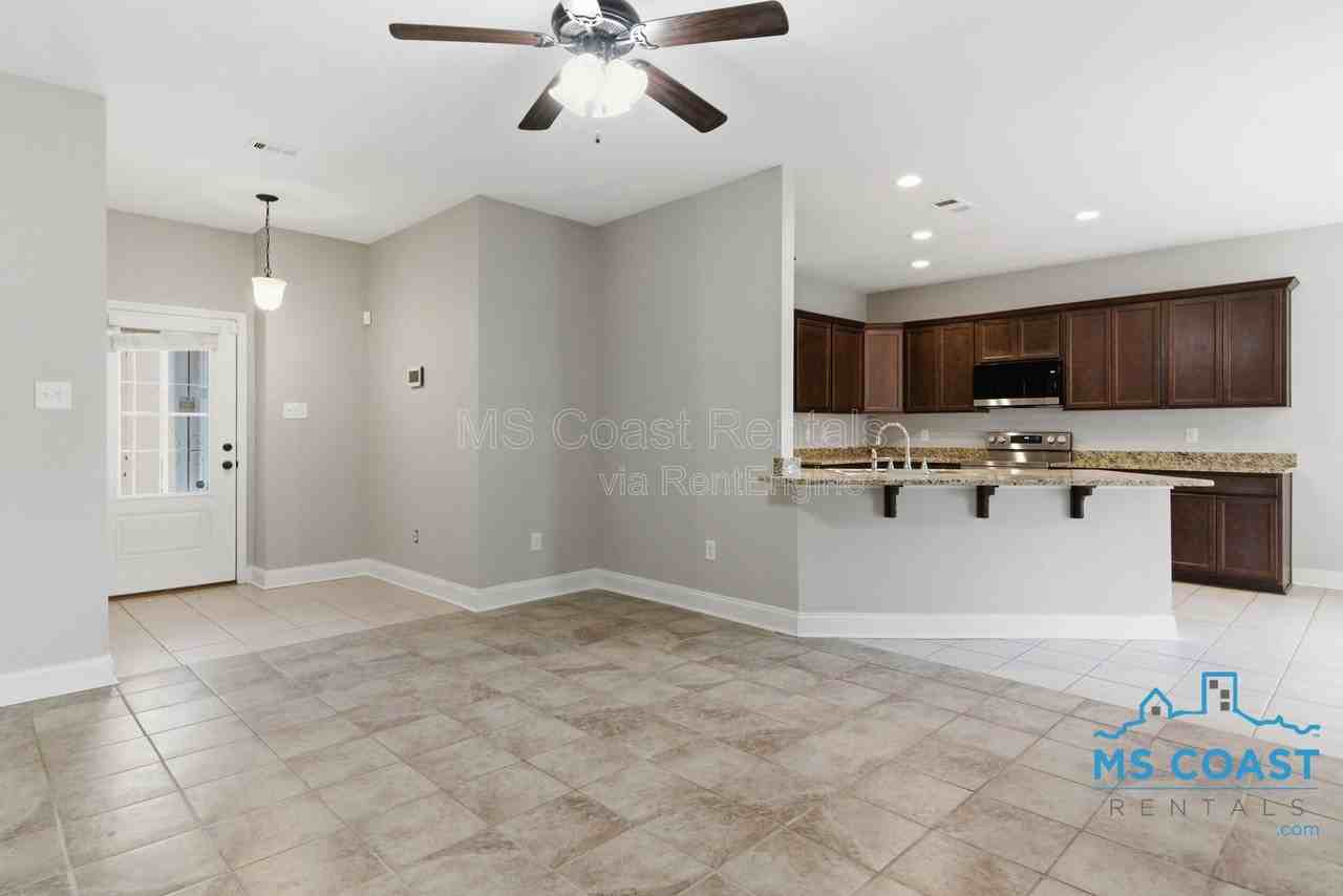 11437 Caroline Ct - Photo 5 of 23