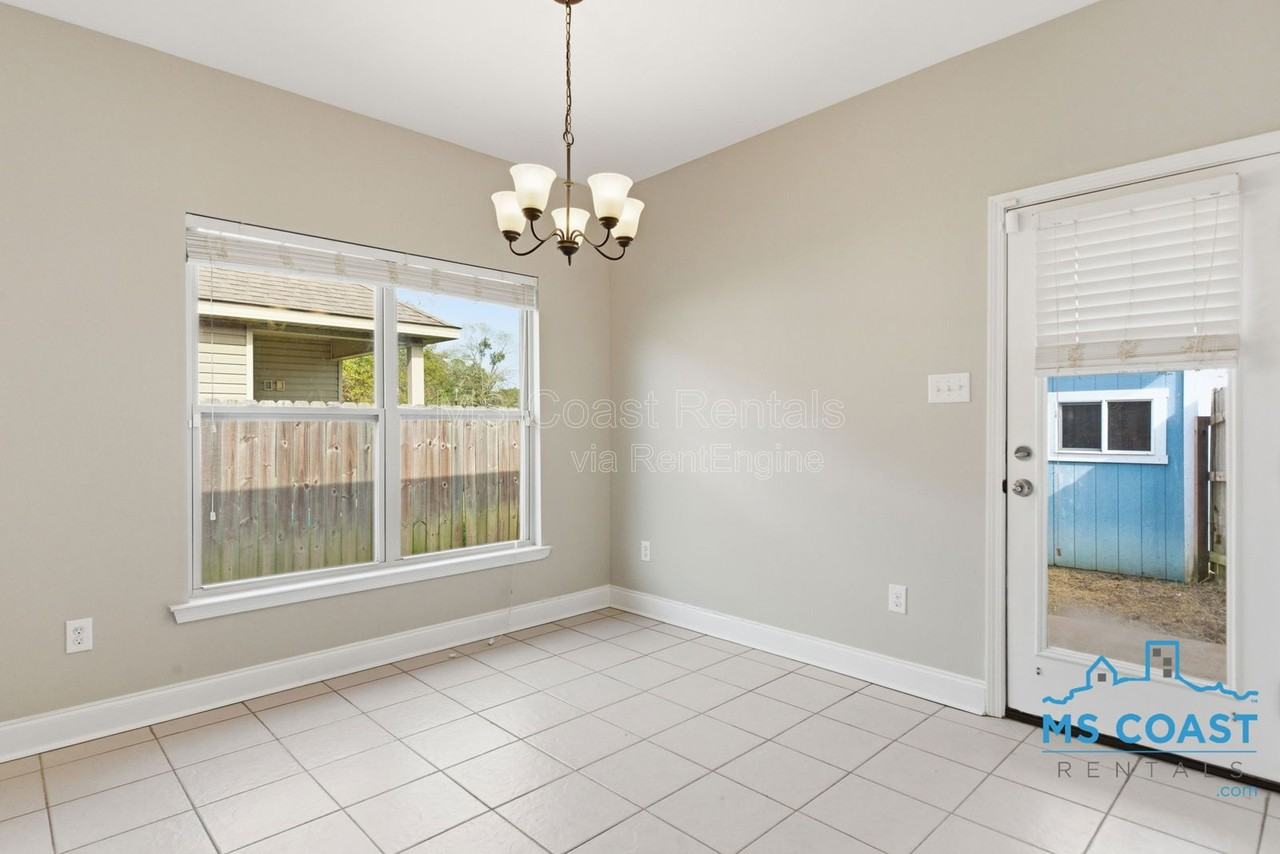 11437 Caroline Ct - Photo 6 of 23