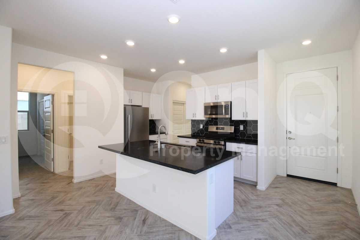 13133 N 146th Ln - Photo 6 of 30