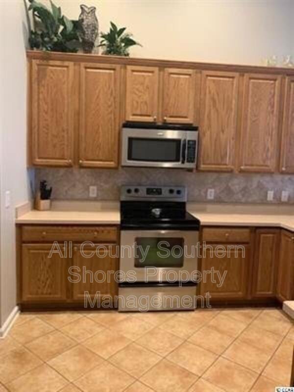 264 Viareggio Rd - Photo 7 of 34