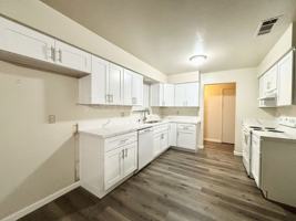 featured image of 3290 Cheyenne Dr