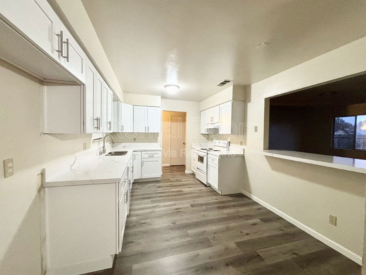 3290 Cheyenne Dr - Photo 3 of 11