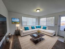 featured image of 633 Ne Channon Ave