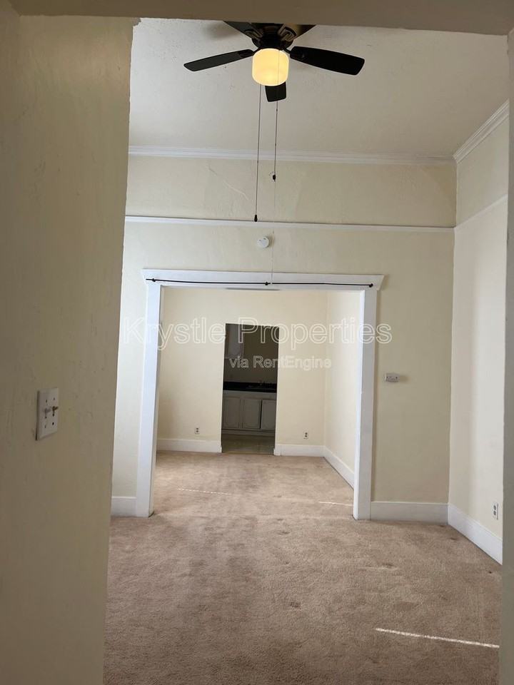 1117 Sutter St #B - Photo 5 of 10