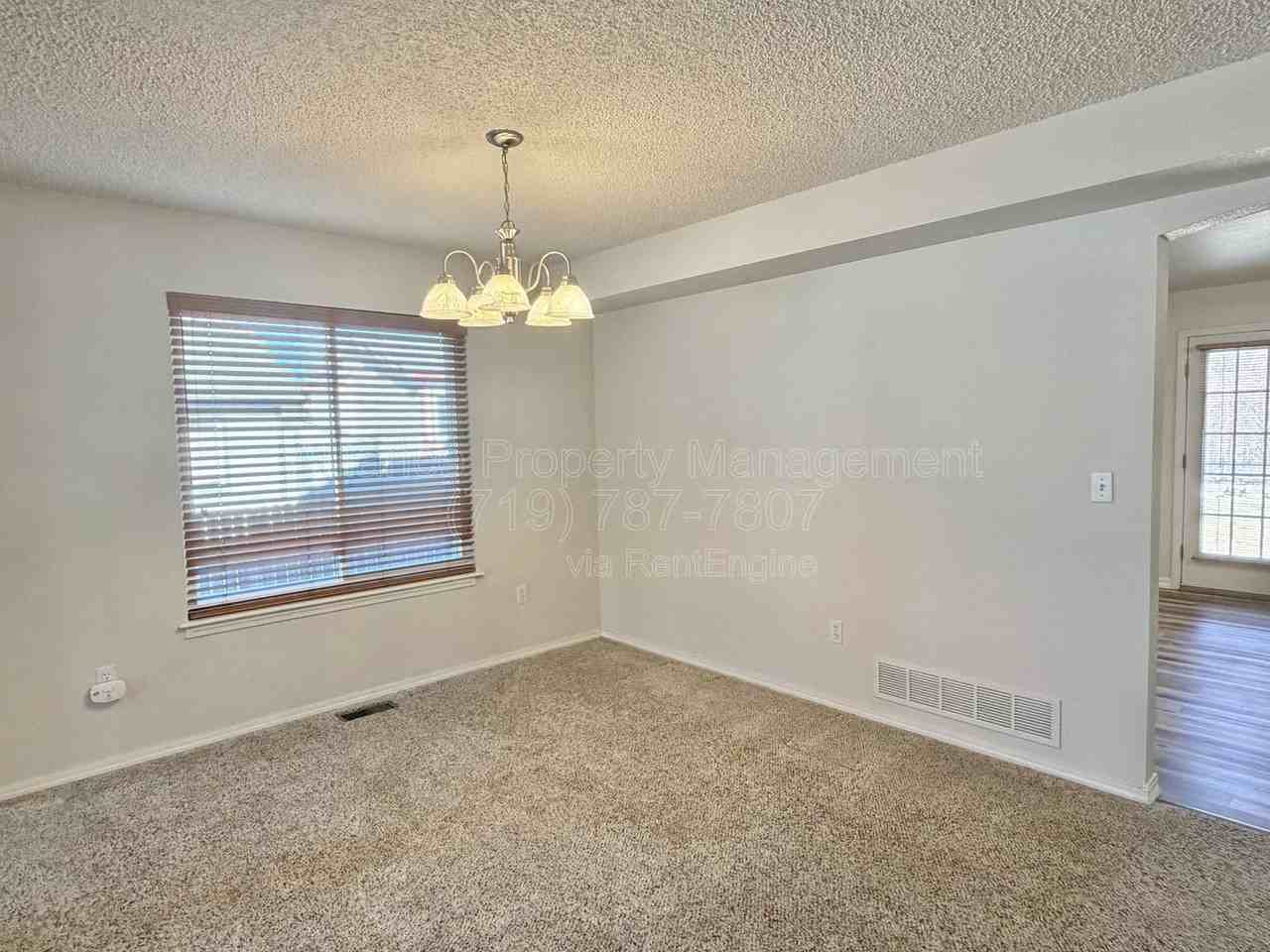 5072 Hawk Springs Dr - Photo 6 of 44