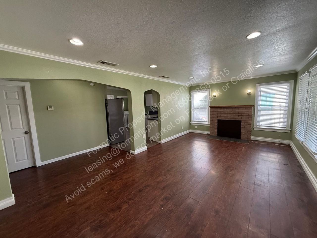 1478 N Crescent Ave - Photo 3 of 17