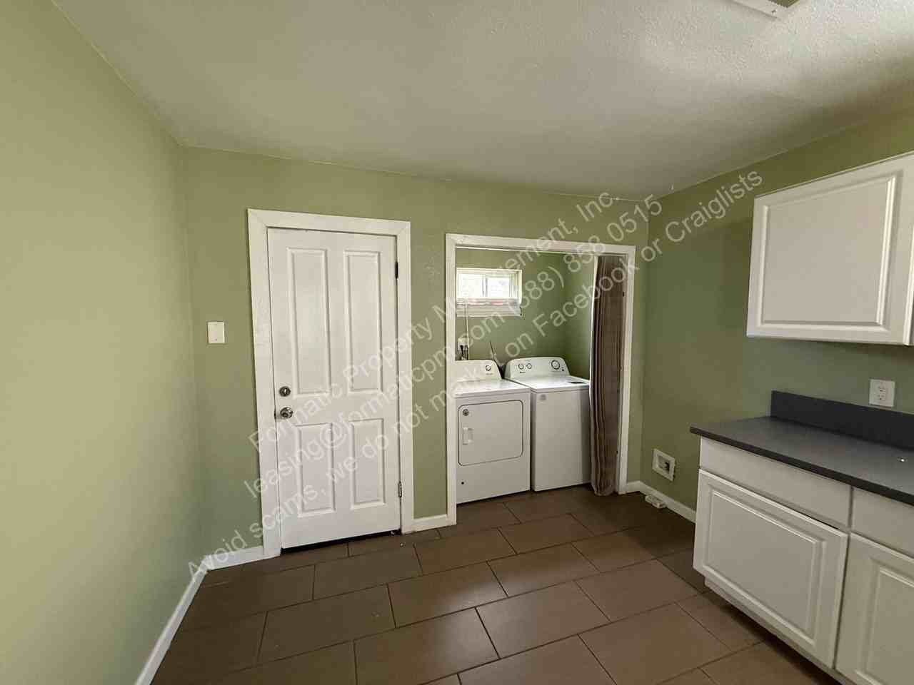 1478 N Crescent Ave - Photo 7 of 17