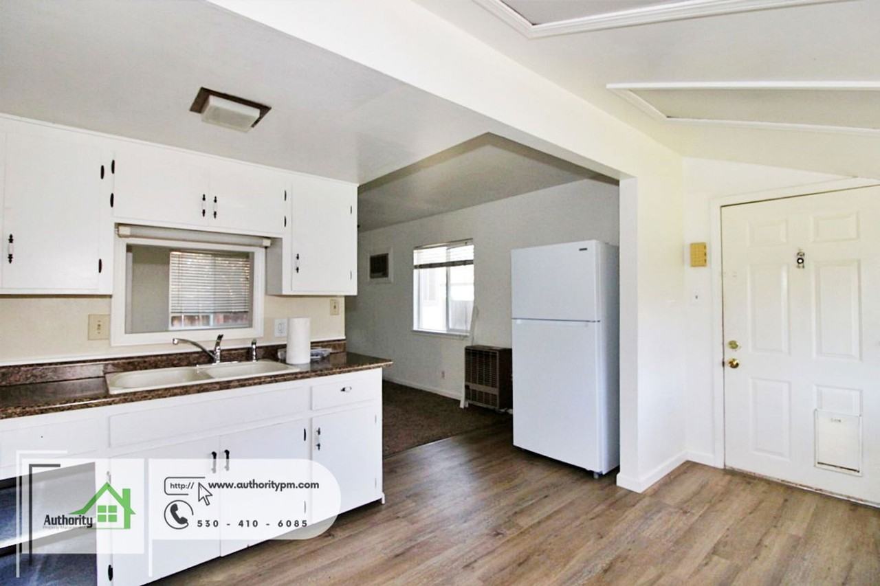 19087 Leaf Ln - Photo 4 of 16