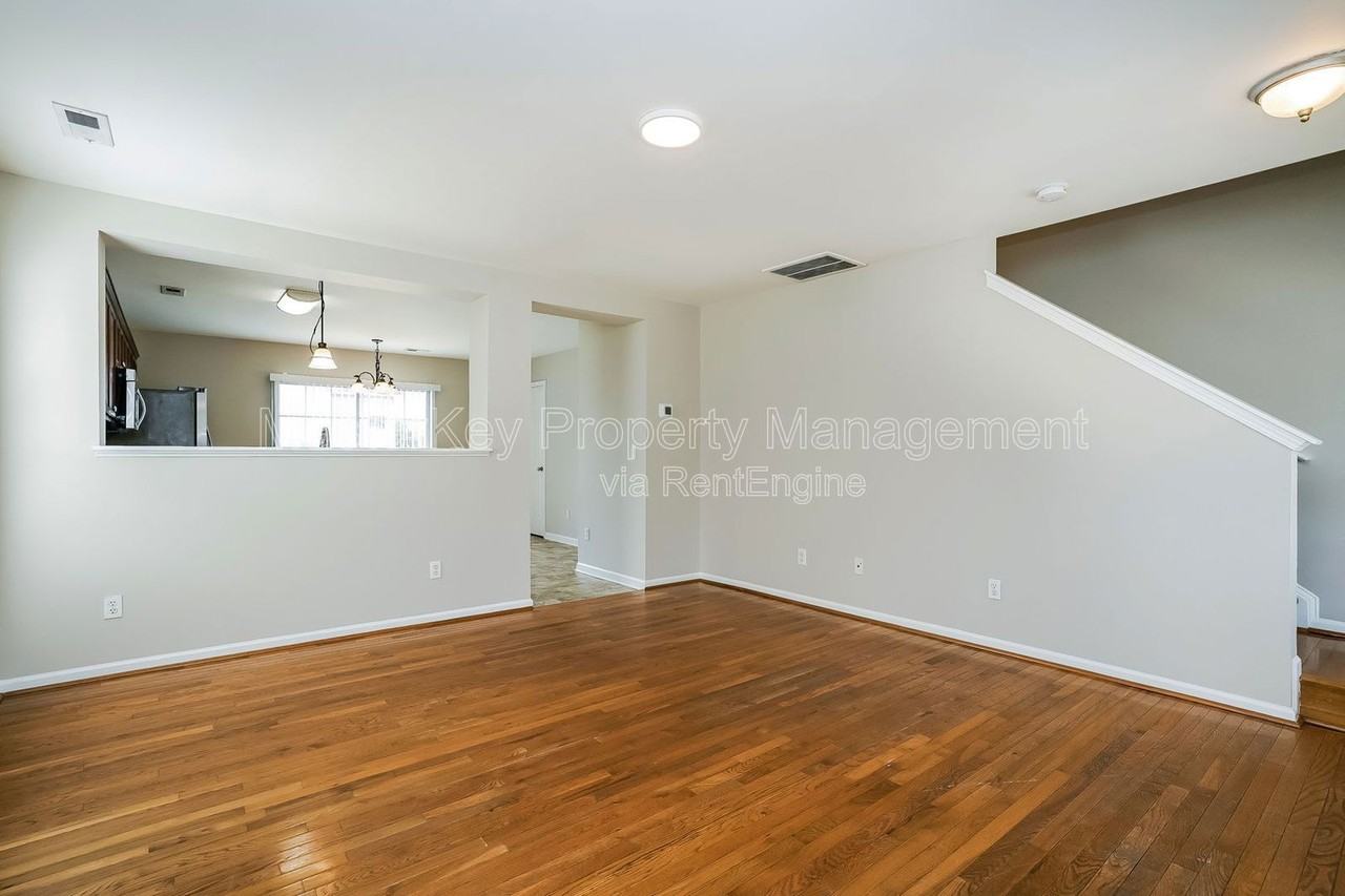 1160 Rutledge Landing Dr - Photo 5 of 28