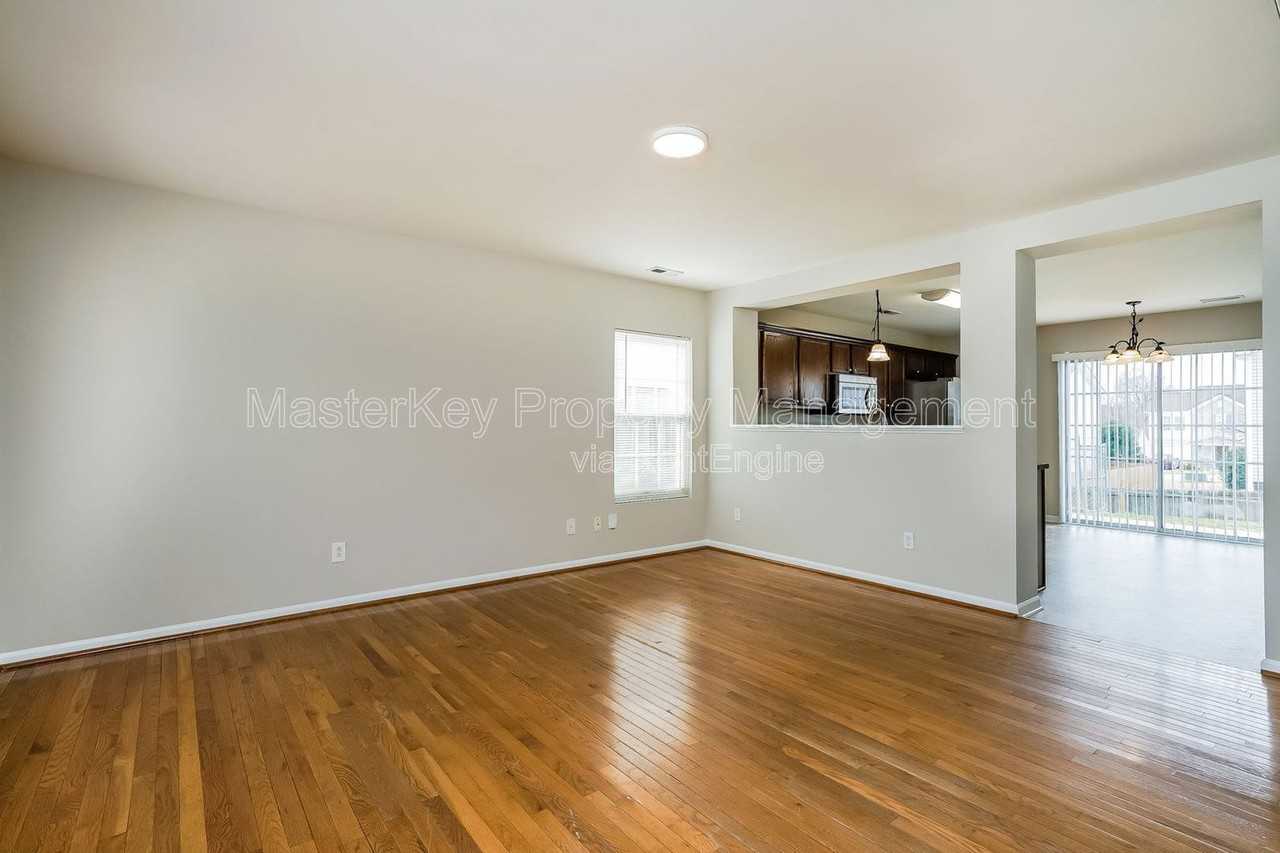 1160 Rutledge Landing Dr - Photo 6 of 28