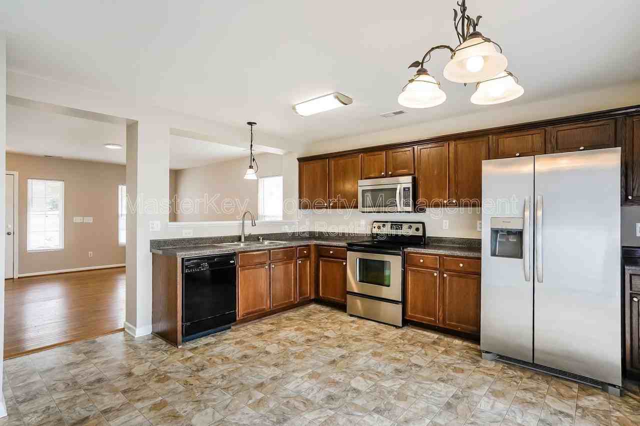 1160 Rutledge Landing Dr - Photo 7 of 28