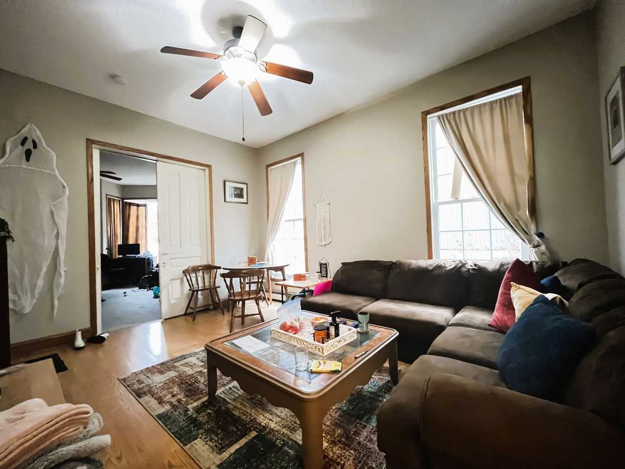 1092 18th Ave Se #1 - Photo 4 of 14