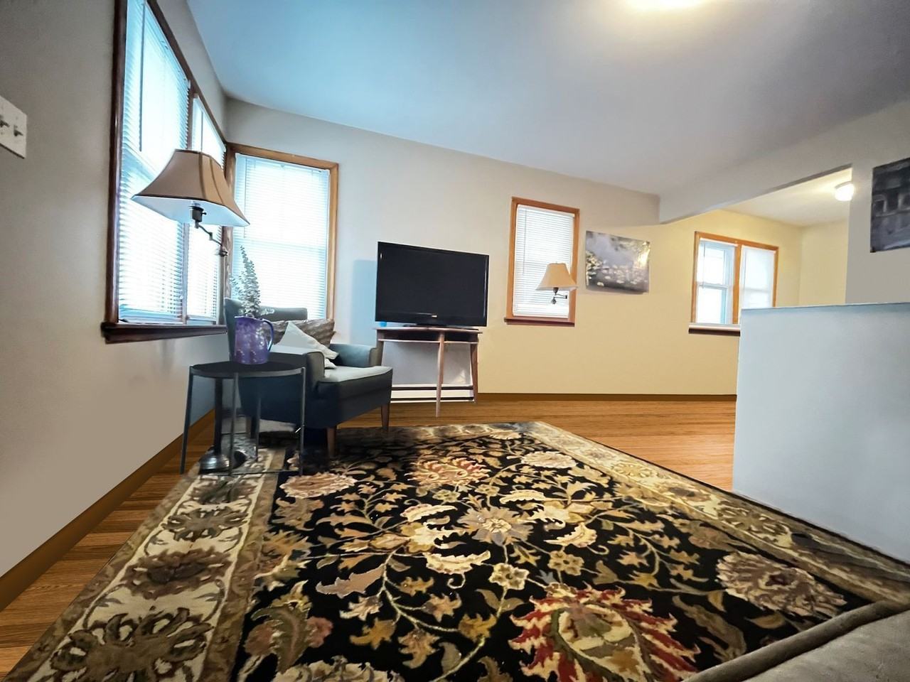 1010 16th Ave Se - Photo 3 of 14