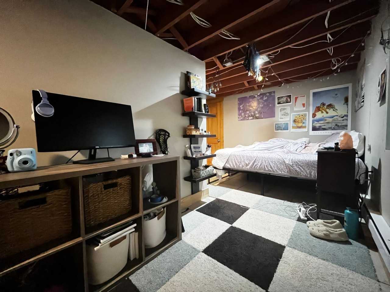 1010 16th Ave Se - Photo 5 of 14