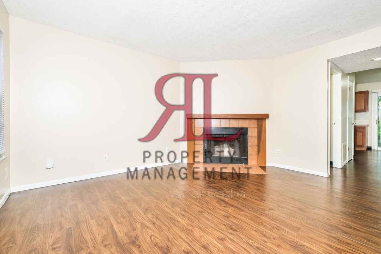 1667 Park Place Dr - Photo 7 of 26