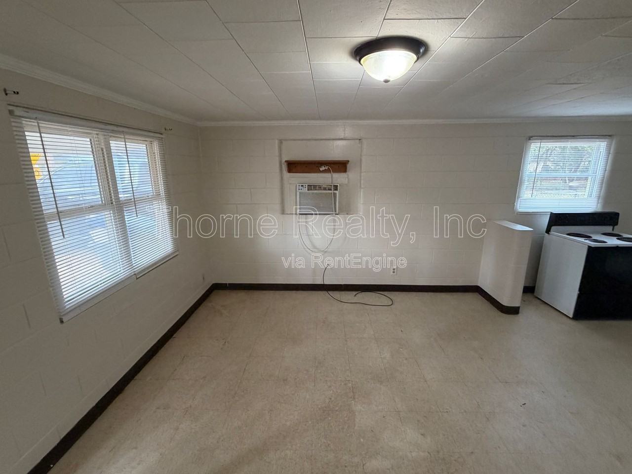 604 Nelson St - Photo 2 of 7