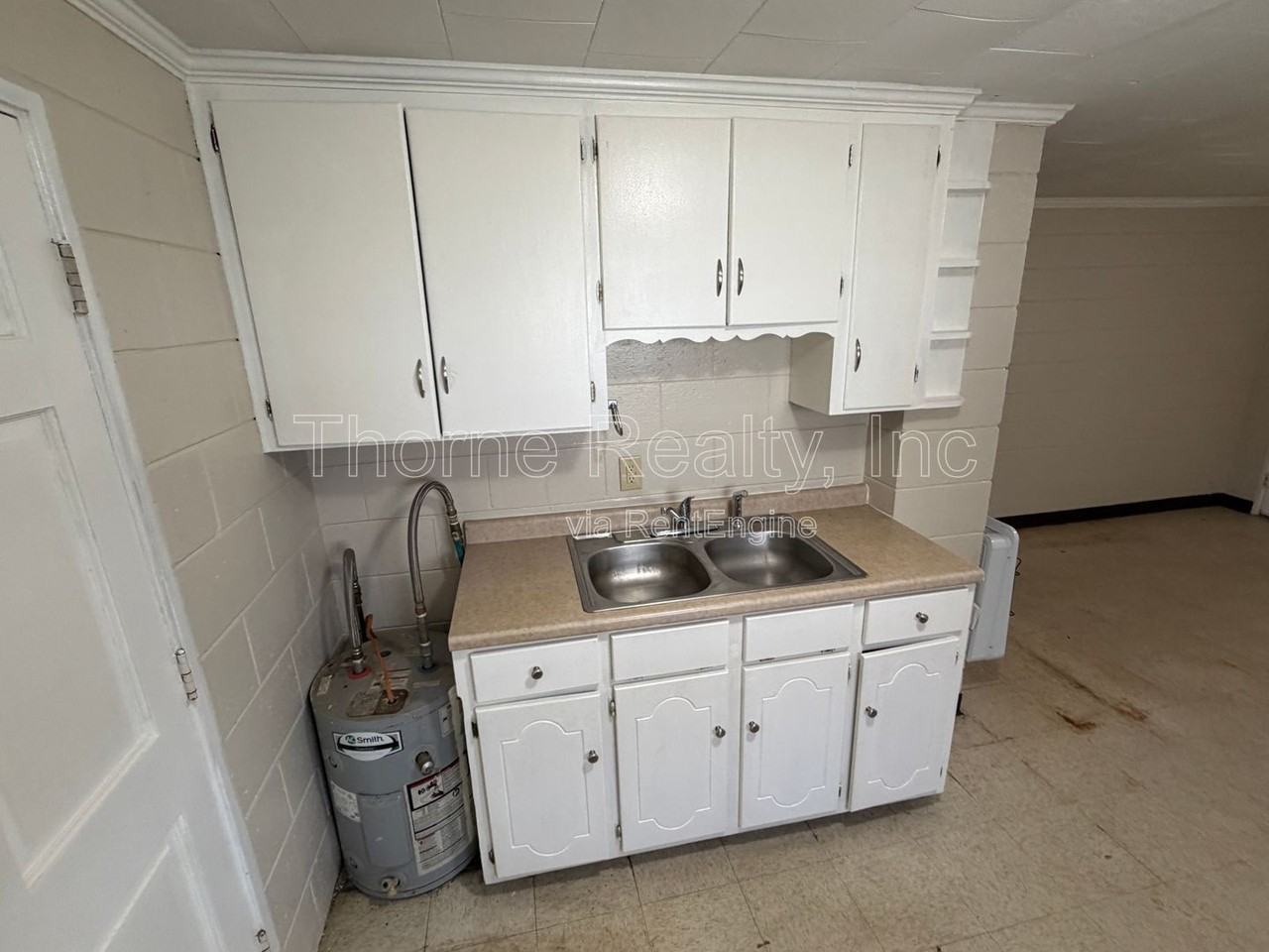 604 Nelson St - Photo 3 of 7