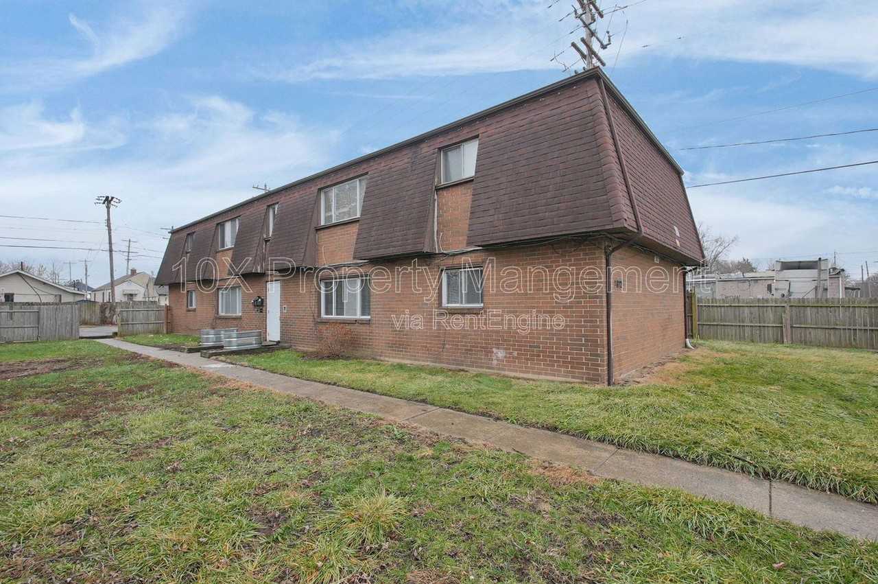 2872 Howey Rd #D - Photo 4 of 26