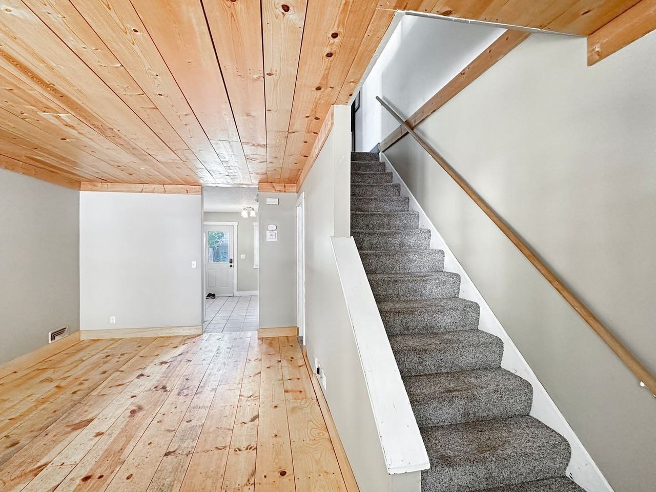 1008 12th Ave Se - Photo 4 of 16