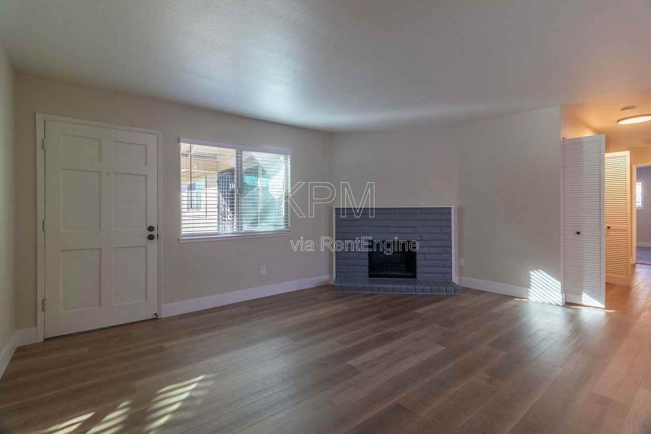 7357 Kelley Dr - Photo 2 of 20