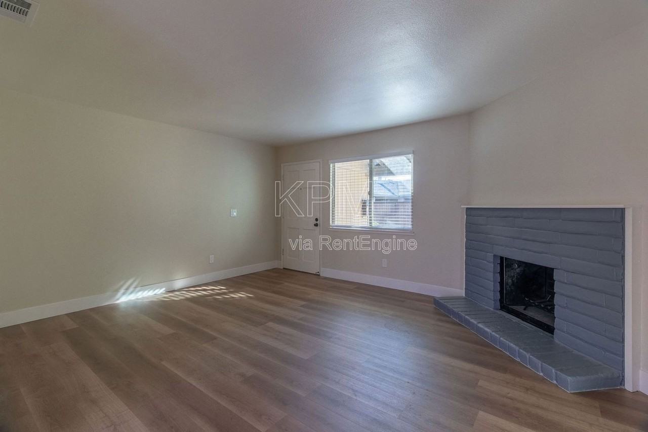 7357 Kelley Dr - Photo 3 of 20