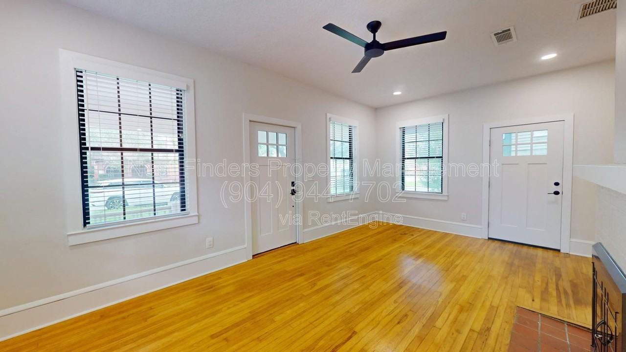 1108 Landon Ave - Photo 4 of 33