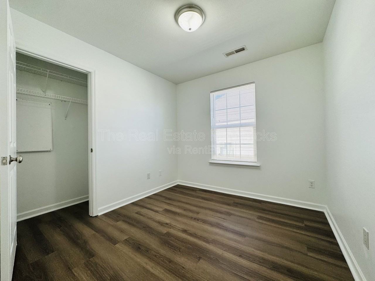 4607 Kirkland Ave - Photo 7 of 11