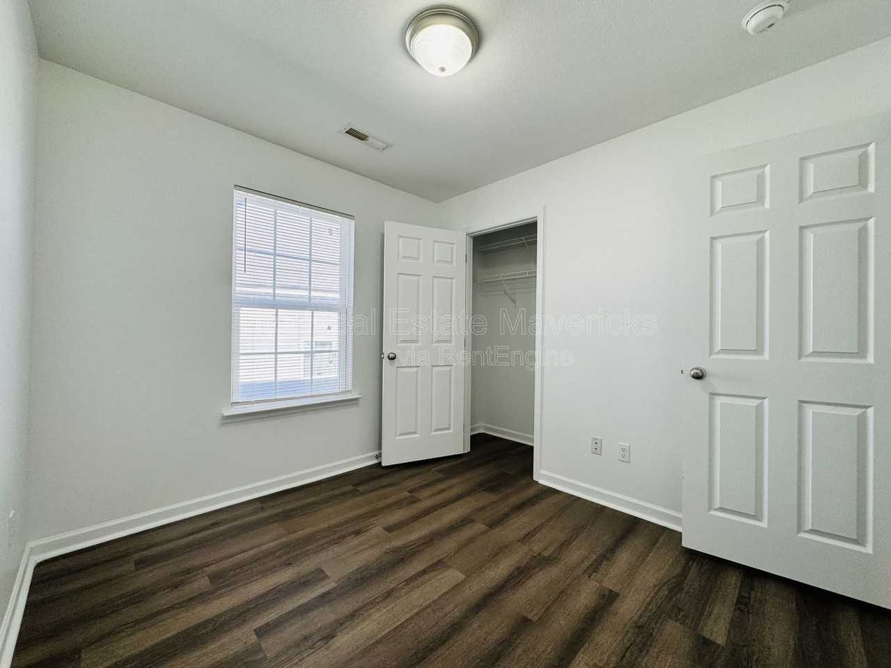 4607 Kirkland Ave - Photo 7 of 10