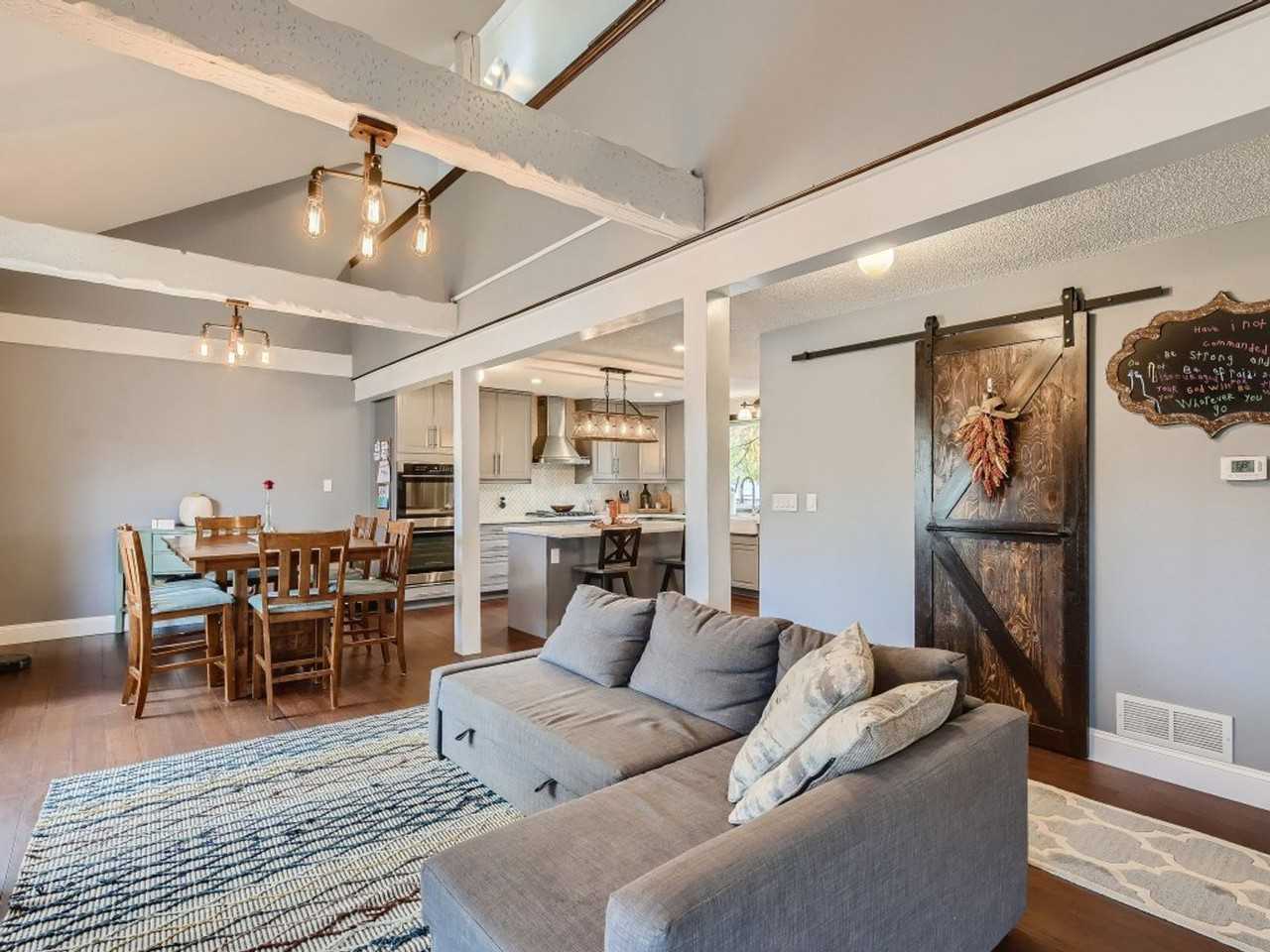 1649 Gull Ln - Photo 2 of 35