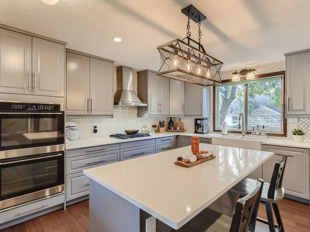 1649 Gull Ln - Photo 6 of 35