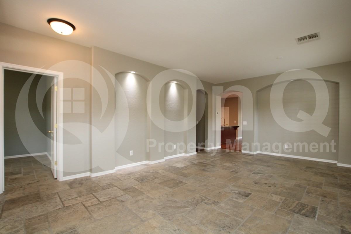 21771 S 218th St - Photo 7 of 32