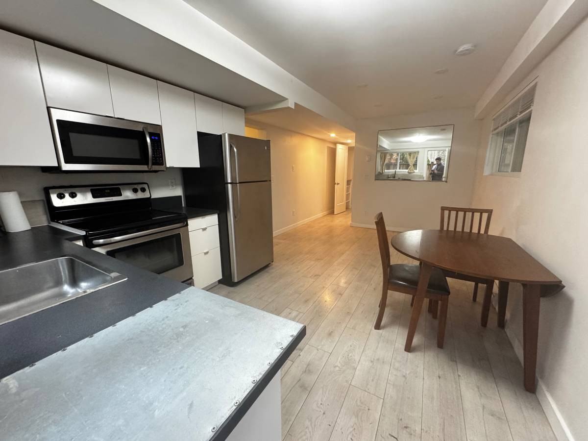 1349 Terrace Avenue - Photo 2 of 10