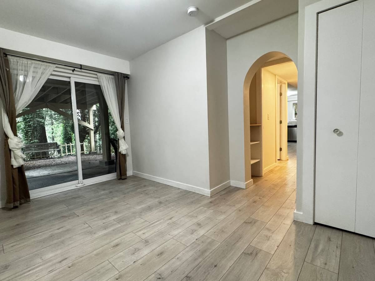 1349 Terrace Avenue - Photo 6 of 10