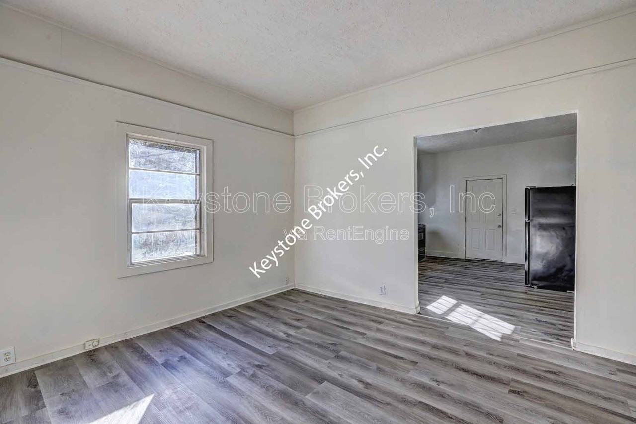 760 Magnolia Dr - Photo 2 of 7