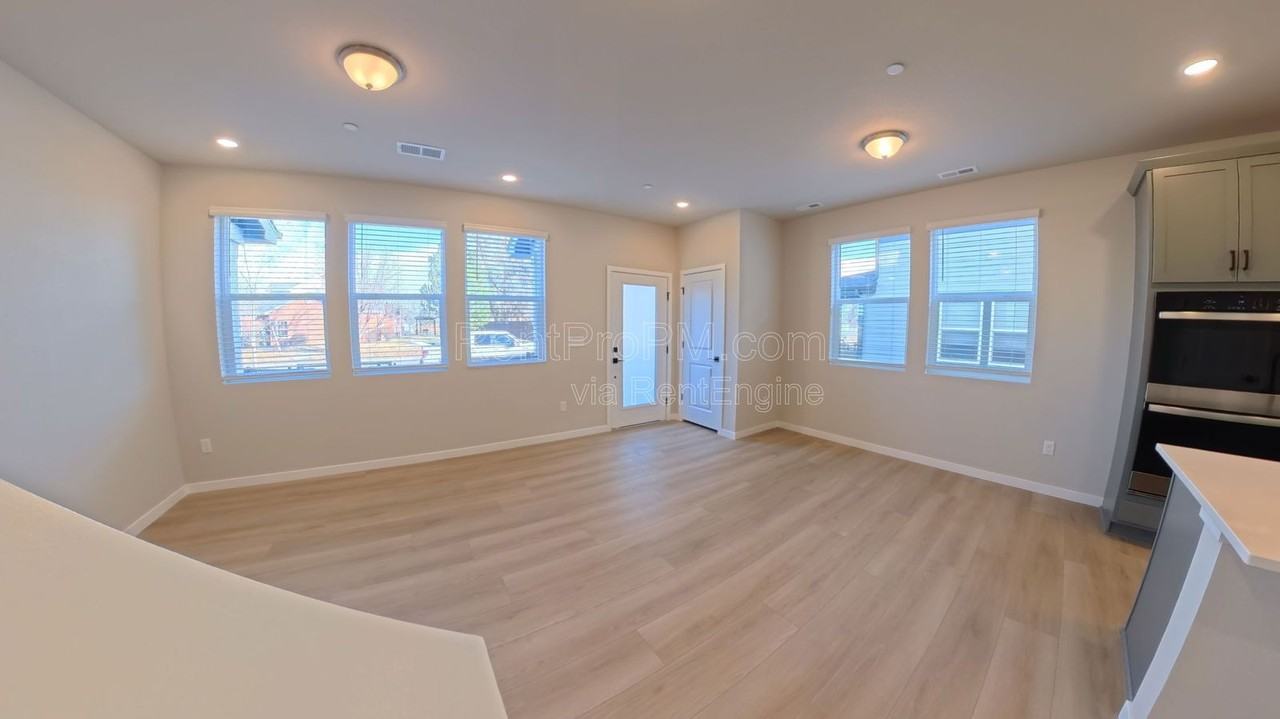 776 Nob Hill Ln #1 - Photo 4 of 23