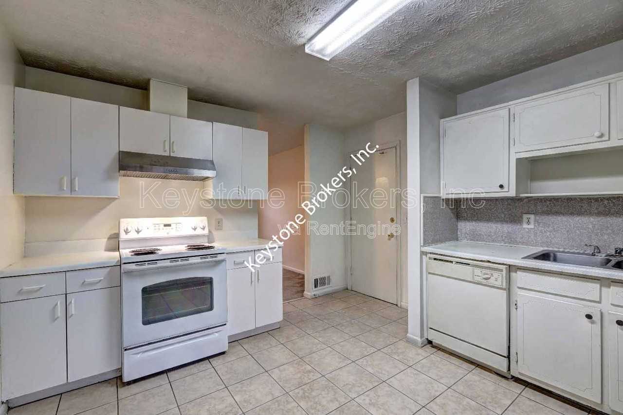 5805 Singleton Rd - Photo 4 of 17