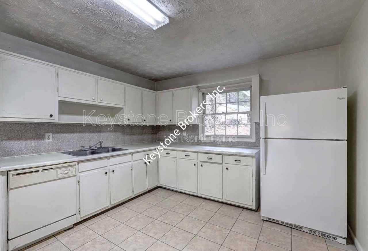 5805 Singleton Rd - Photo 5 of 17