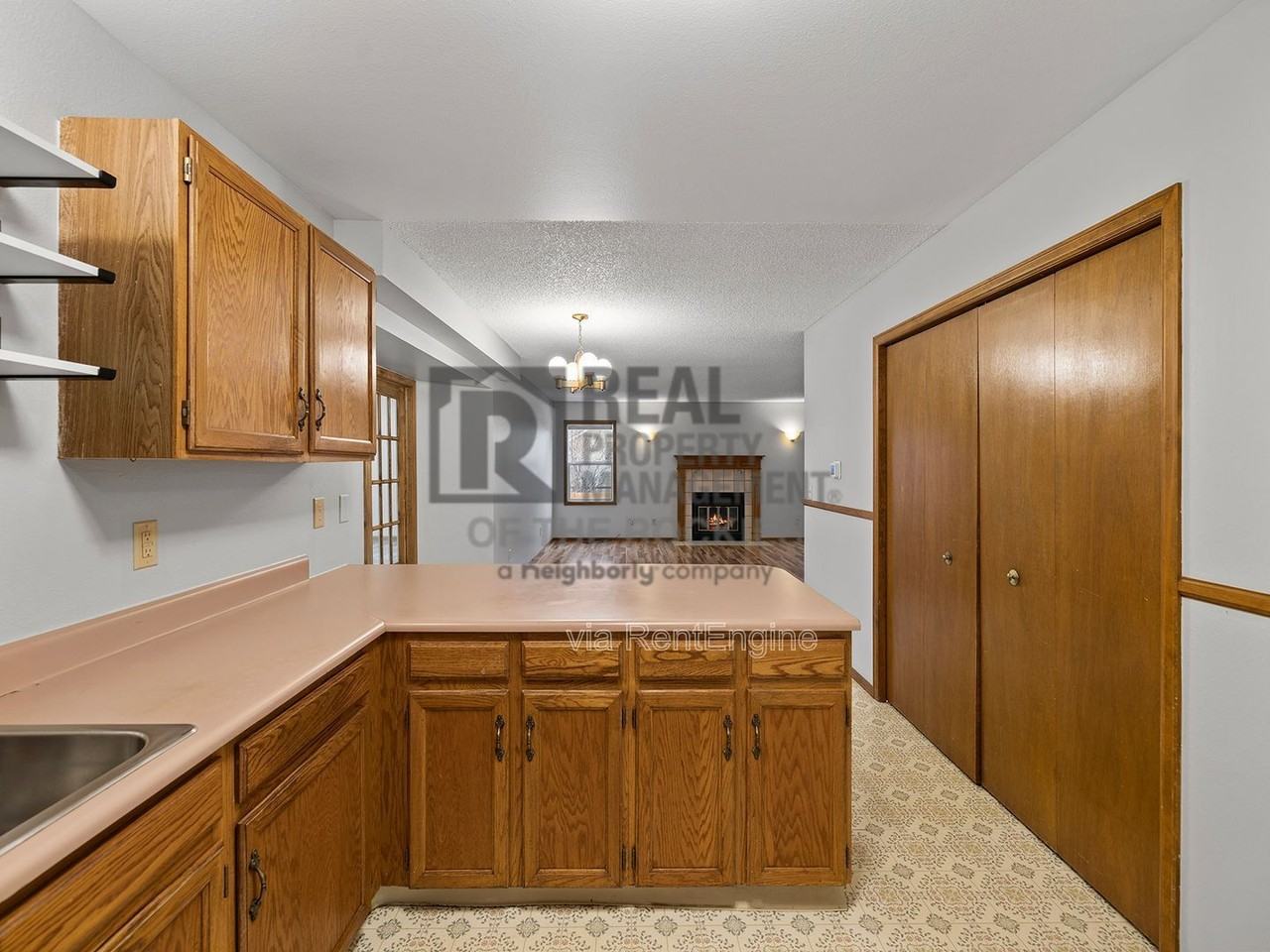 773 Johnson Ave - Photo 7 of 22