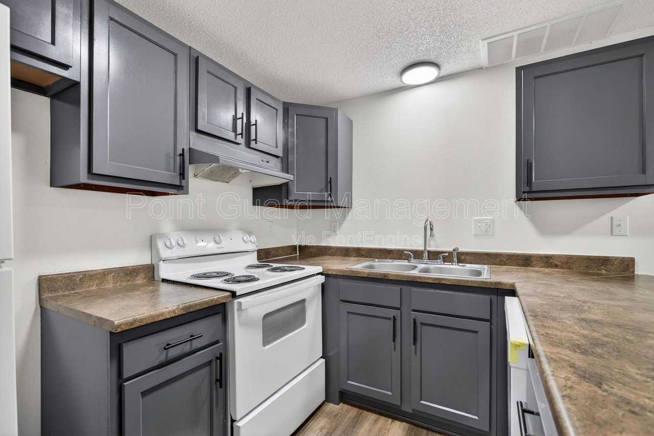 1830 S Cleveland Ave - Photo 7 of 25