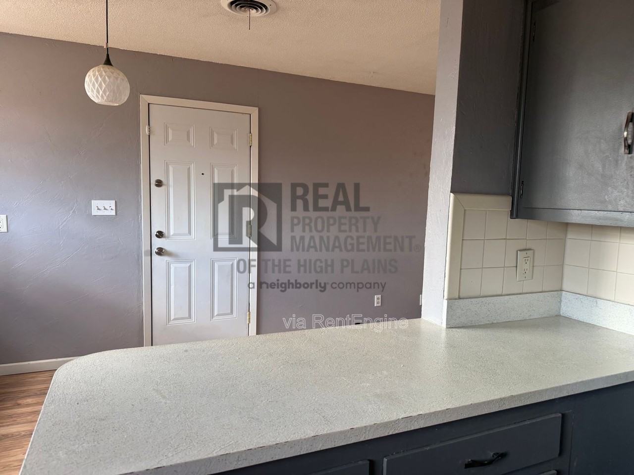 5015 Hall Ave - Photo 5 of 9