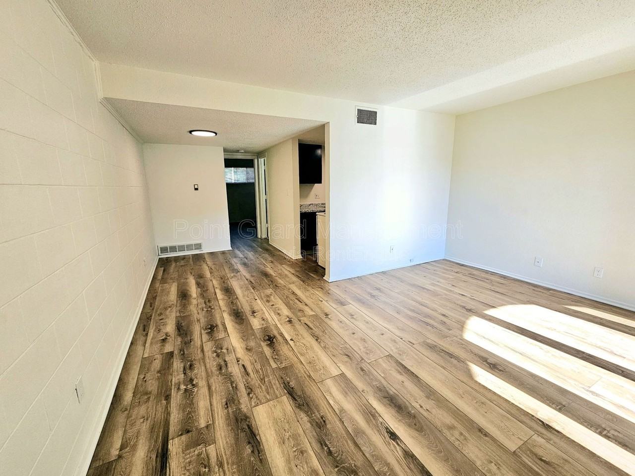 1421 Cambridge Pl #14 - Photo 2 of 15