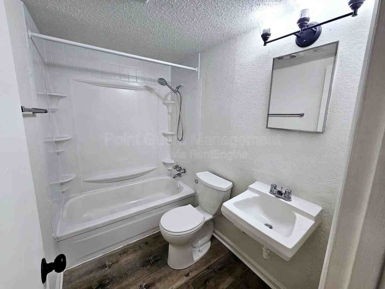 1421 Cambridge Pl #14 - Photo 6 of 15