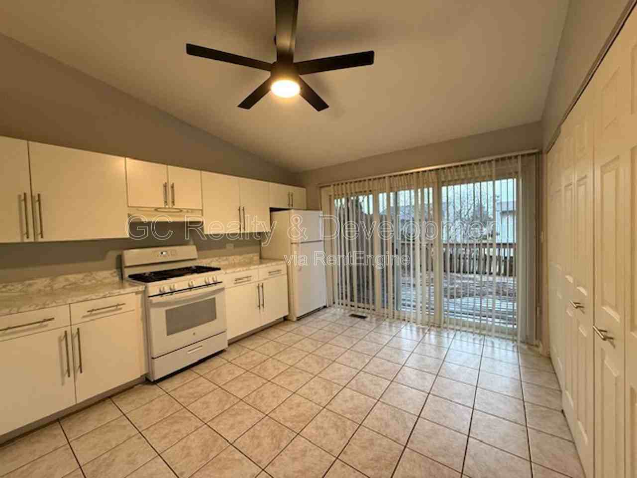 624 Thorndale Dr - Photo 5 of 16