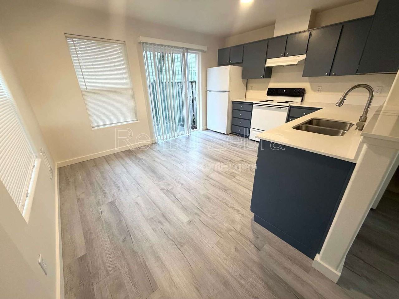 6702 Se 80th Ave #1 - Photo 4 of 12